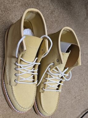Womens Red Wing Suede Chukka Boots in Light Yellow - Casual Lace-Up